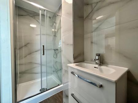 5 bedroom Semi-detached house to let in Ashbourne Road, Derby, DE22