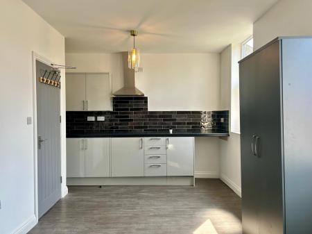 5 bedroom Semi-detached house to let in Ashbourne Road, Derby, DE22