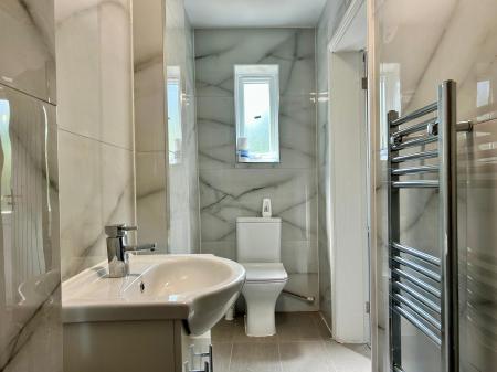 5 bedroom Semi-detached house to let in Ashbourne Road, Derby, DE22