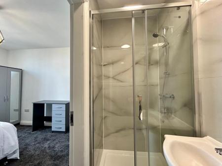 5 bedroom Semi-detached house to let in Ashbourne Road, Derby, DE22