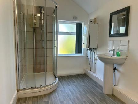 4 bedroom Terraced House to let in Peel Street, Derby, DE22