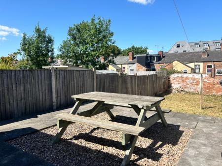 4 bedroom Terraced House to let in Peel Street, Derby, DE22