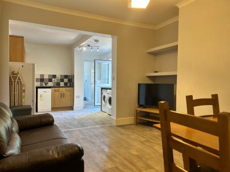 4 bedroom Terraced House to let in Peel Street, Derby, DE22