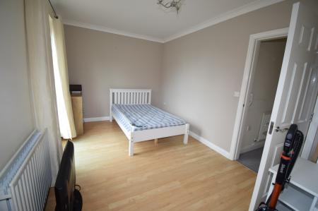 4 bedroom Town house to let in St Katherine's Court, Derby, DE22