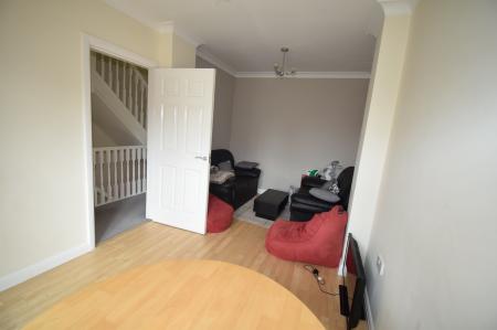 4 bedroom Town house to let in St Katherine's Court, Derby, DE22