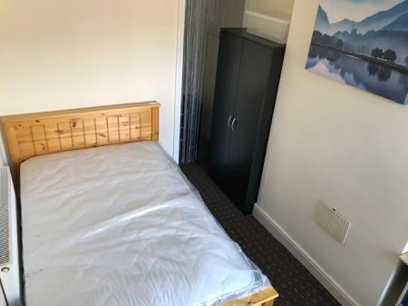 2 bedroom Terraced House to let in Peach Street, Derby, City Centre, DE22