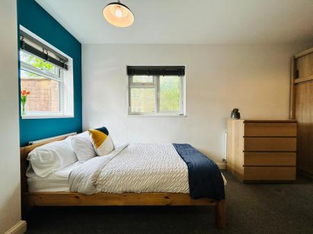 4 bedroom Apartment to let in Quarn Gardens, Derby, DE1