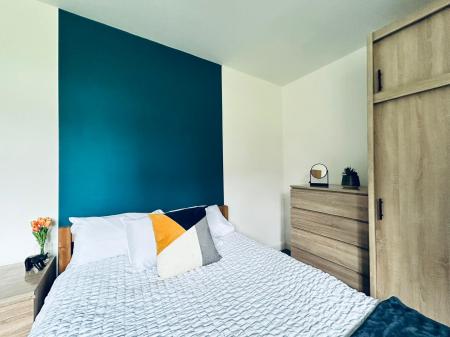 4 bedroom Apartment to let in Quarn Gardens, Derby, DE1