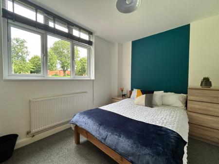 4 bedroom Apartment to let in Quarn Gardens, Derby, DE1