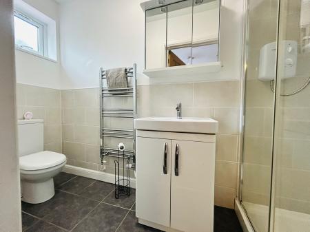 4 bedroom Apartment to let in Quarn Gardens, Derby, DE1