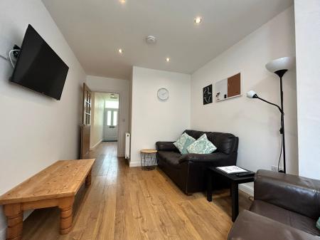 4 bedroom Apartment to let in Quarn Gardens, Derby, DE1