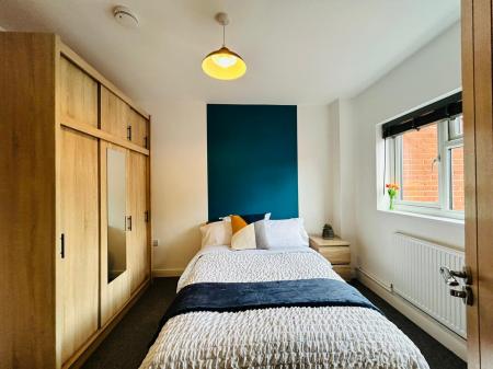 4 bedroom Apartment to let in Quarn Gardens, Derby, DE1