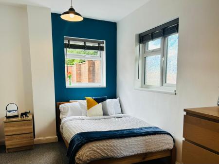 4 bedroom Apartment to let in Quarn Gardens, Derby, DE1