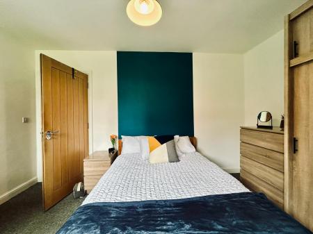 4 bedroom Apartment to let in Quarn Gardens, Derby, DE1