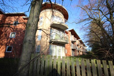 2 bedroom Apartment to let in Pineview Gardens, Derby, Littleover, DE23