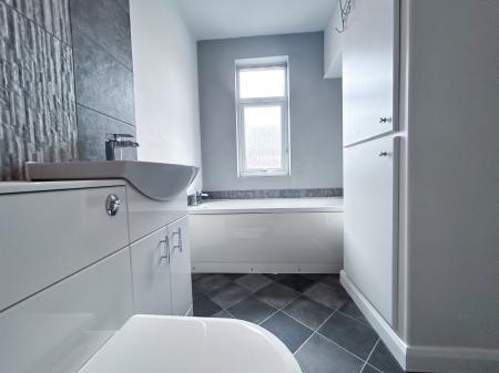 3 bedroom House to let in Webster Street, Derby, DE1