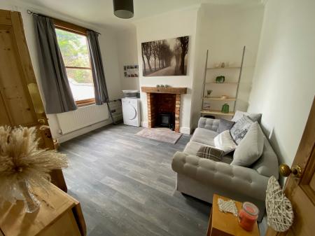 2 bedroom House to let in Redshaw Street, Derby, DE1