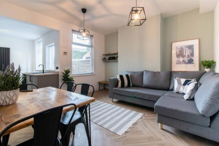 4 bedroom Terraced House to let in Redshaw Street, Derby, DE1