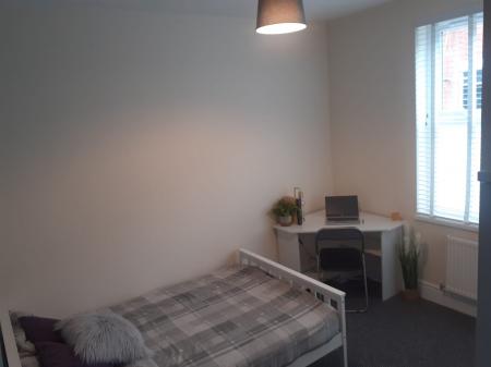 5 bedroom Terraced House to let in Longford Street, Derby, DE22