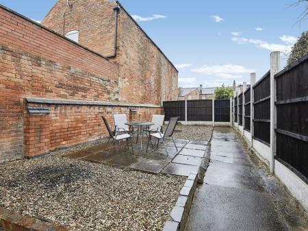 4 bedroom Terraced House to let in Ward Street, Derby, DE22