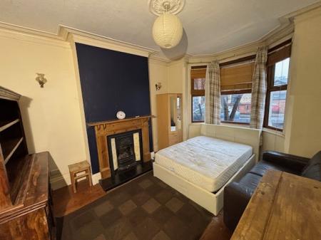 4 bedroom Terraced House for sale in Windmill Hill Lane, Derby, DE22