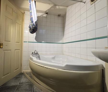 4 bedroom Terraced House for sale in Windmill Hill Lane, Derby, DE22