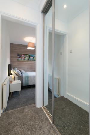 3 bedroom Semi-detached house to let in Stepping Lane