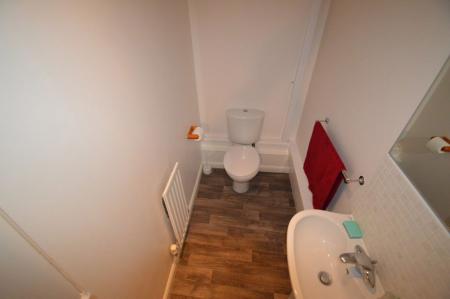 5 bedroom Property to let in The Runway