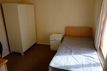 1 bedroom Property to let in Hazel Grove