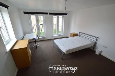 5 bedroom Property to let in Dragon Road