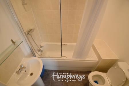 5 bedroom Property to let in Dragon Road