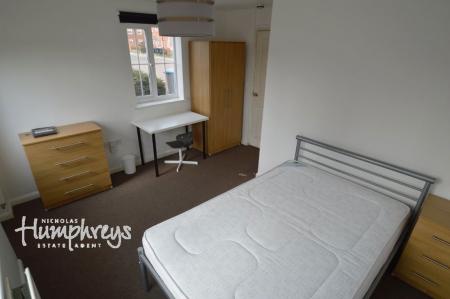 5 bedroom Property to let in Dragon Road