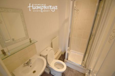 5 bedroom Property to let in Dragon Road