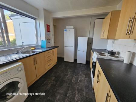 1 bedroom Property to let in Martin Close