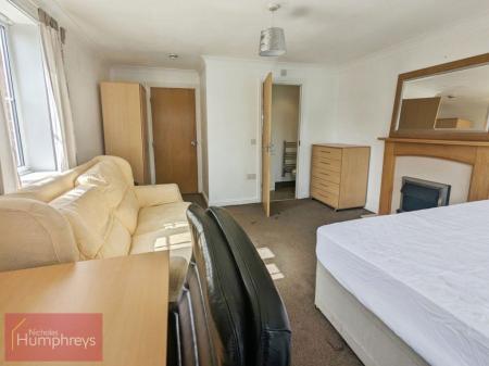 5 bedroom Property to let in Cunningham Avenue