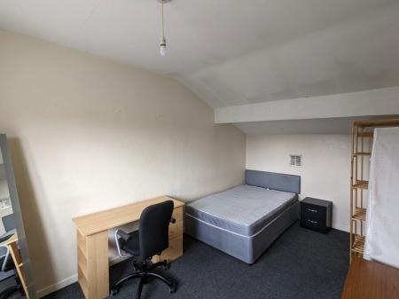 2 bedroom Property to let in Northdown Road