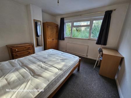 4 bedroom Property to let in Indells