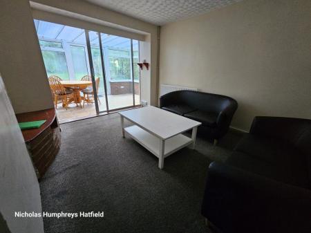 4 bedroom Property to let in Indells