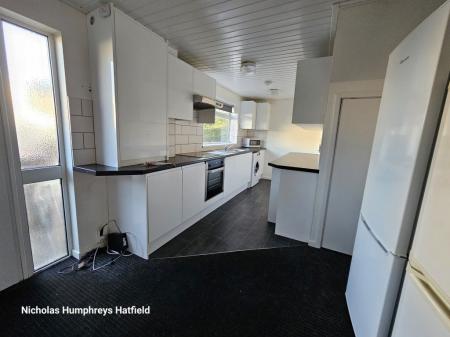 4 bedroom Property to let in Indells