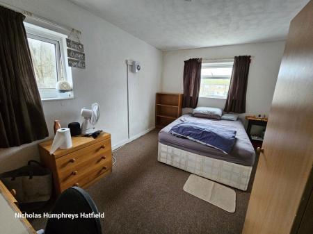 4 bedroom Property to let in Woods Avenue