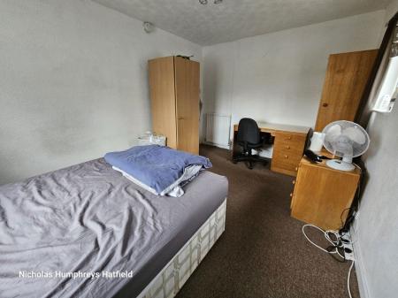 4 bedroom Property to let in Woods Avenue