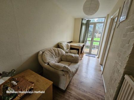 4 bedroom Property to let in Woods Avenue