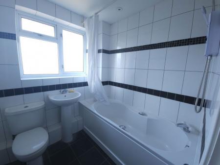 6 bedroom Property to let in De Havilland Close