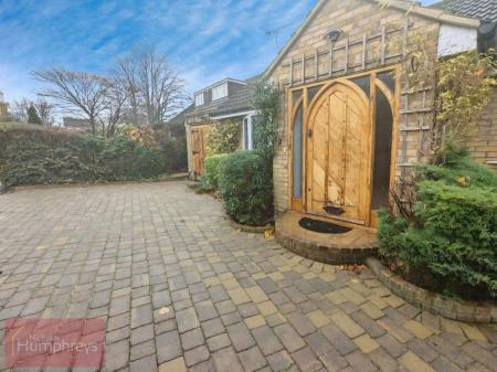 3 bedroom Property to let in Sycamore Avenue