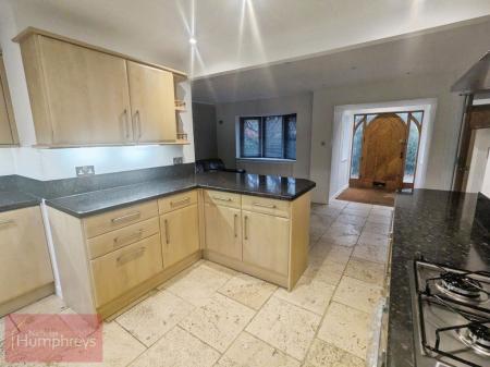 3 bedroom Property to let in Sycamore Avenue