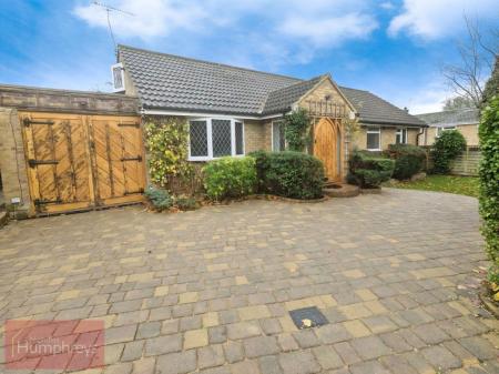 3 bedroom Property to let in Sycamore Avenue