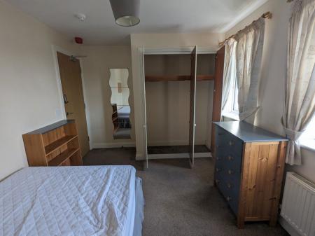 5 bedroom Property to let in Tiger Moth Way