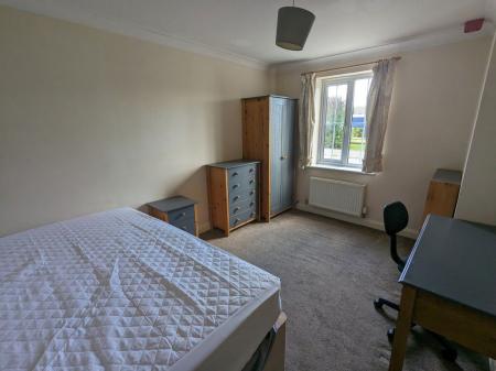 5 bedroom Property to let in Tiger Moth Way