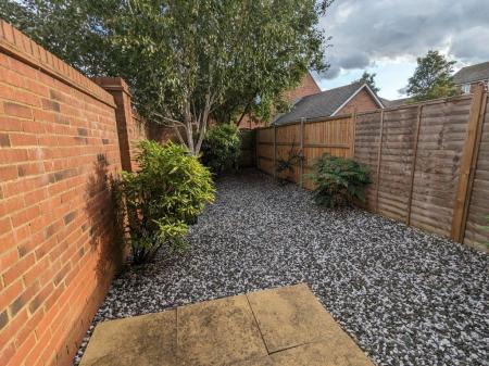 5 bedroom Property to let in Tiger Moth Way