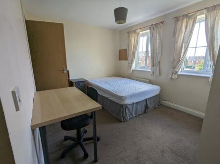 5 bedroom Property to let in Tiger Moth Way